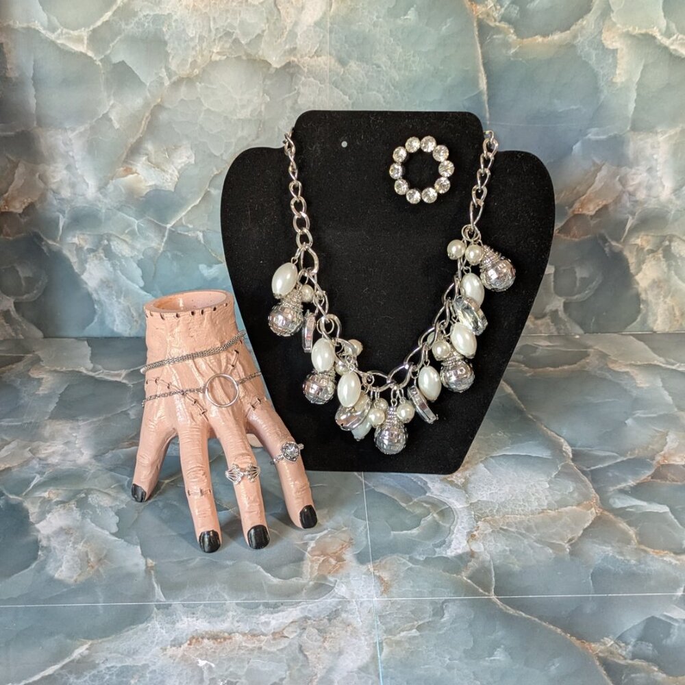 Fashion Jewelry Set: 1 Statement Necklace, 2 Bracelets, 2 Rings, and a Brooch
